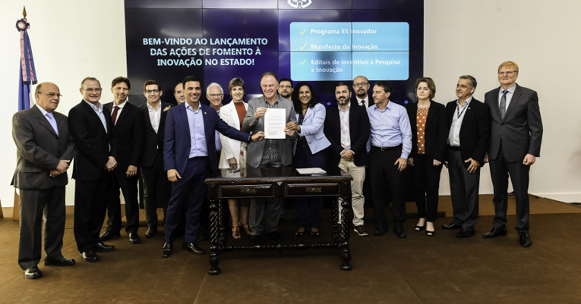 Representantes do governo do Estado e de entidades empresariais no lançamento do programa ES Inovador (Hélio Filho/Secom)